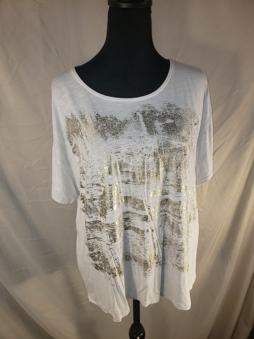 White Zenergy By Chicos Short Sleeve Top w/Metallic Gold Abstract Print-2
